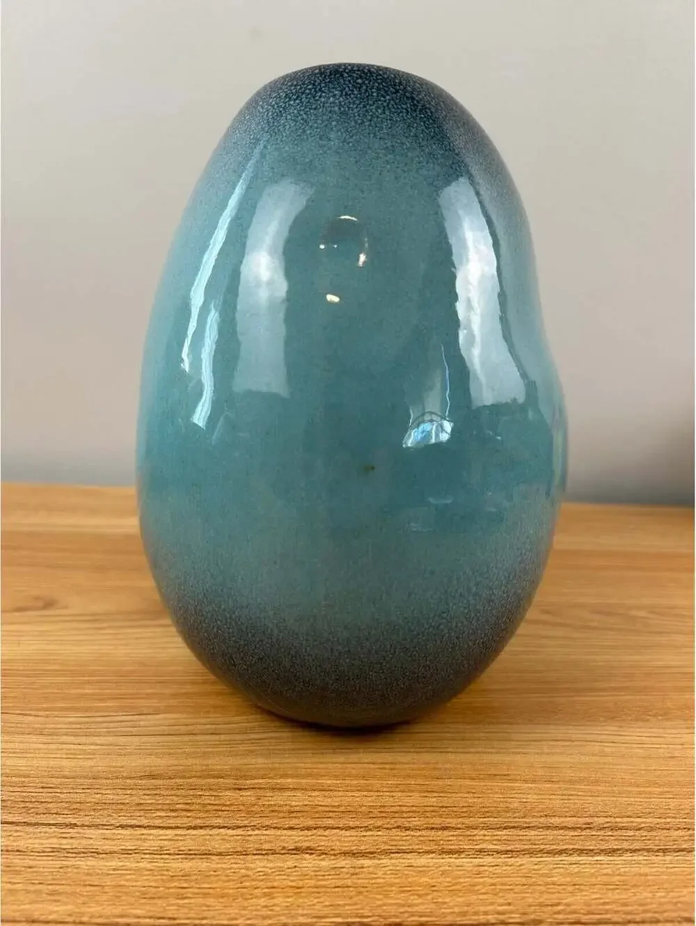 GLIDDEN ART POTTERY MCM VASE #40 STRIKING AQUA SPECKLED GLAZE 9
